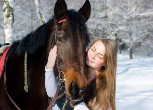 COME AIUTARE IL CAVALLO A SCALDARSI D’INVERNO