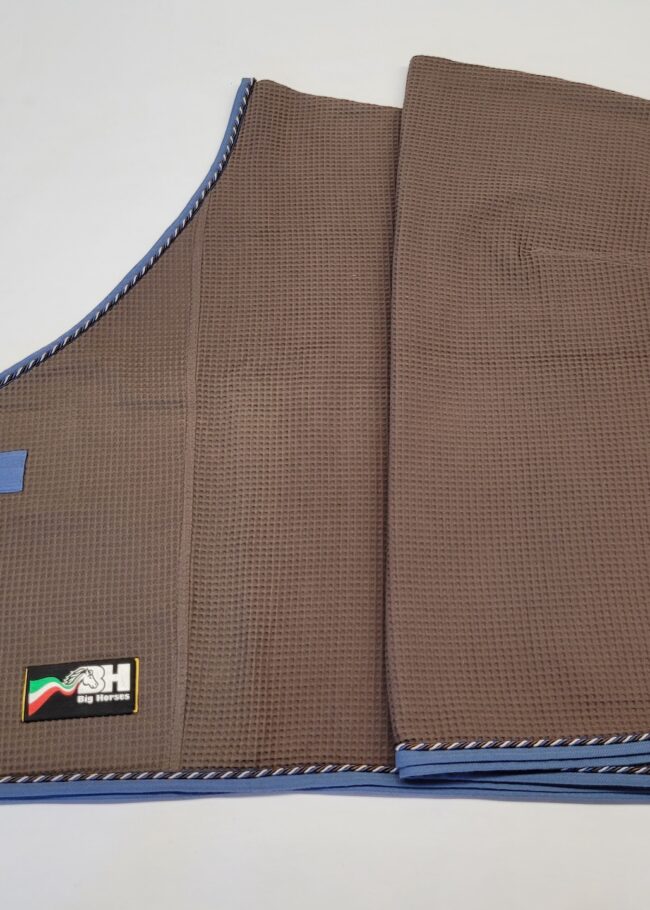 COPERTA IN NIDO D'APE MARRONE CHIARO E AVIO